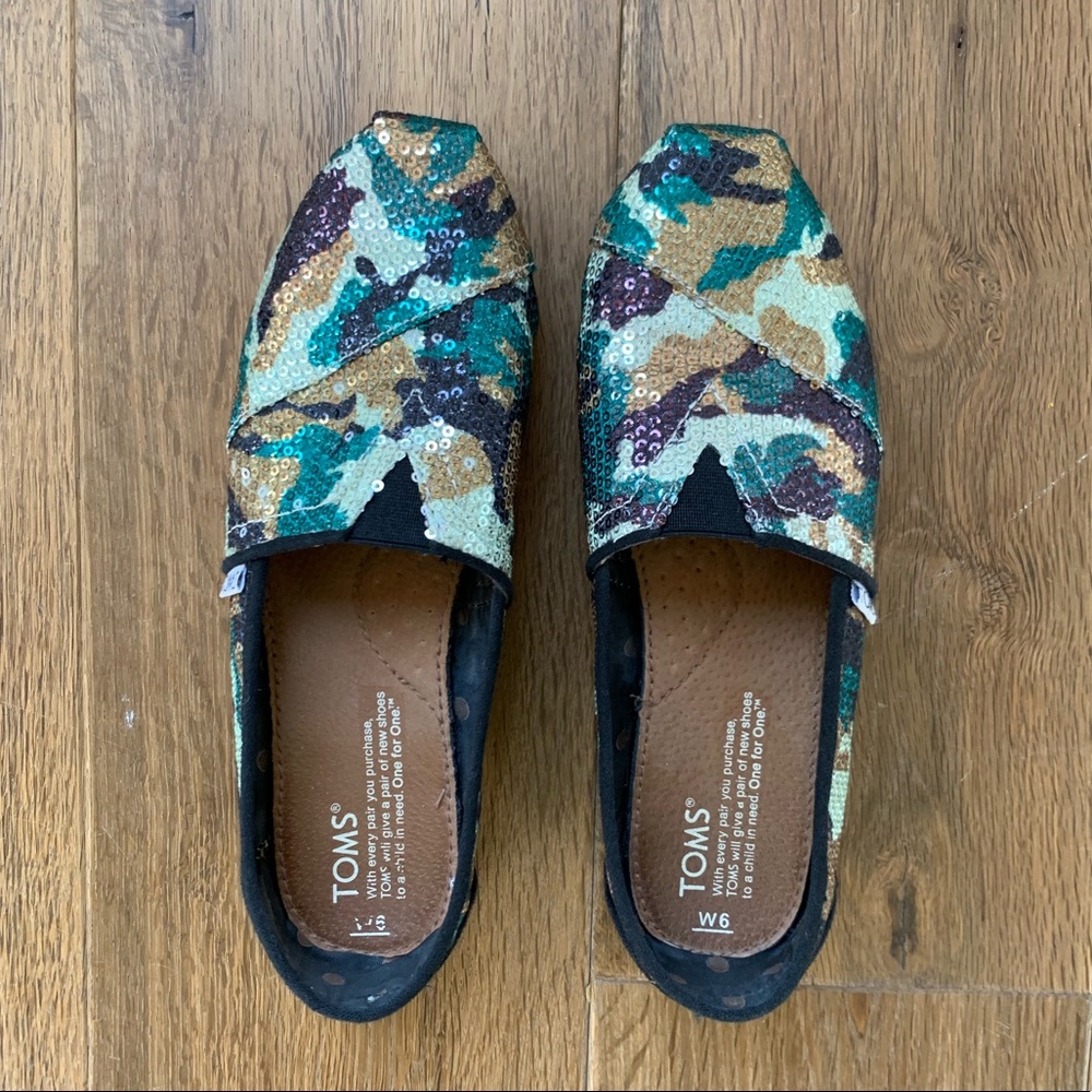 Toms Limited Edition Sequin Shoes Size 6